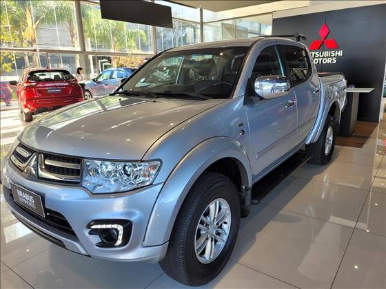 MITSUBISHI L200 TRITON 2.4 16V TURBO DIESEL SPORT HPE CD 4P 4X4 AUTOMÁTICO